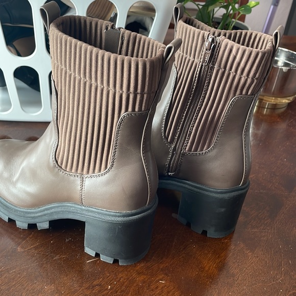 A New Day Target Boots Size 6 Brown - Picture 2 of 5